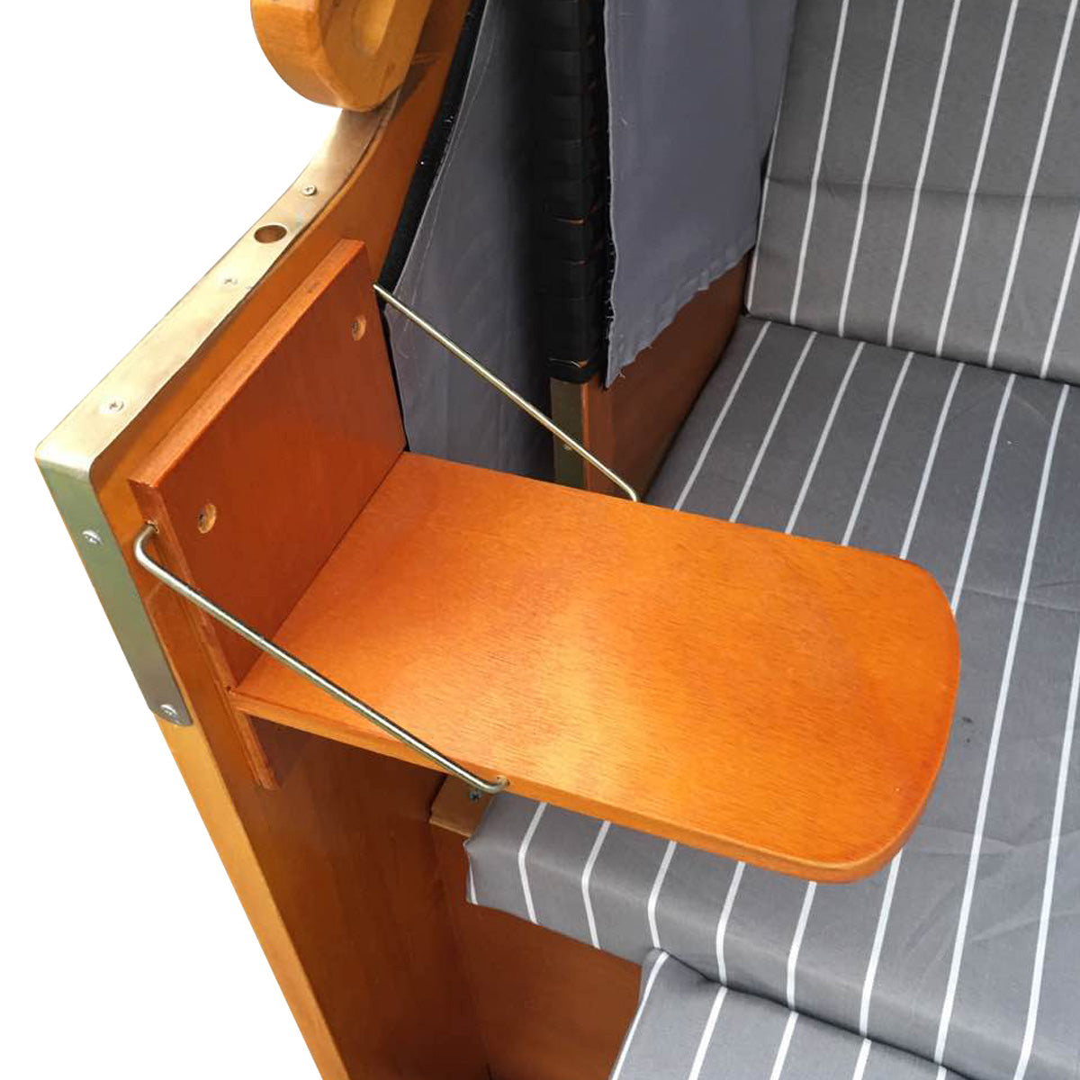 Anthrazit-grauer Polyrattan Strandkorb Balkon mit wetterfestem, gestreiftem Stoff und klappbarem Holztisch, ideal für.