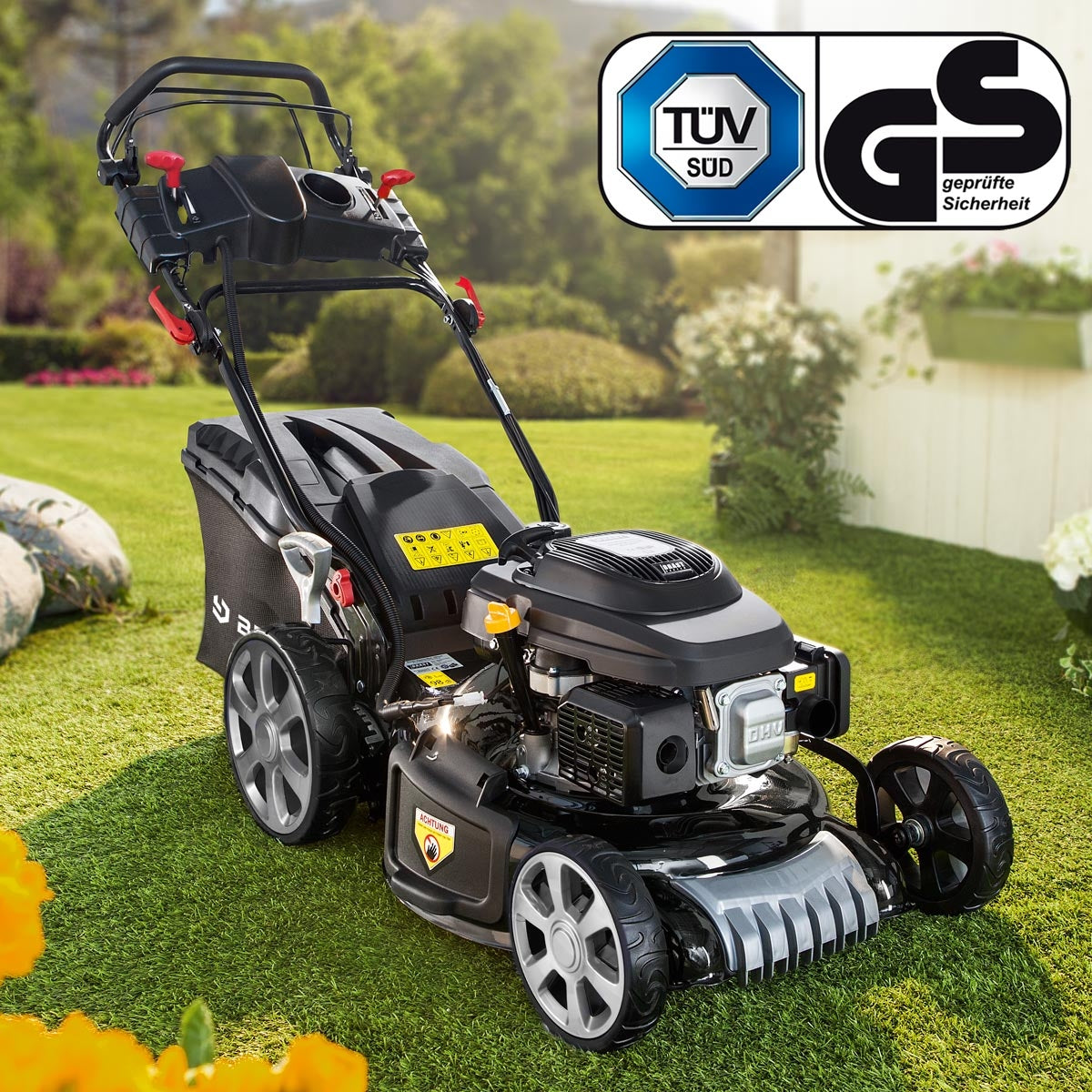Schwarzer BRAST Benzin Rasenmäher mit Antrieb, E-Start, Mulchfunktion und 7-PS-Motor auf grünem Rasen.