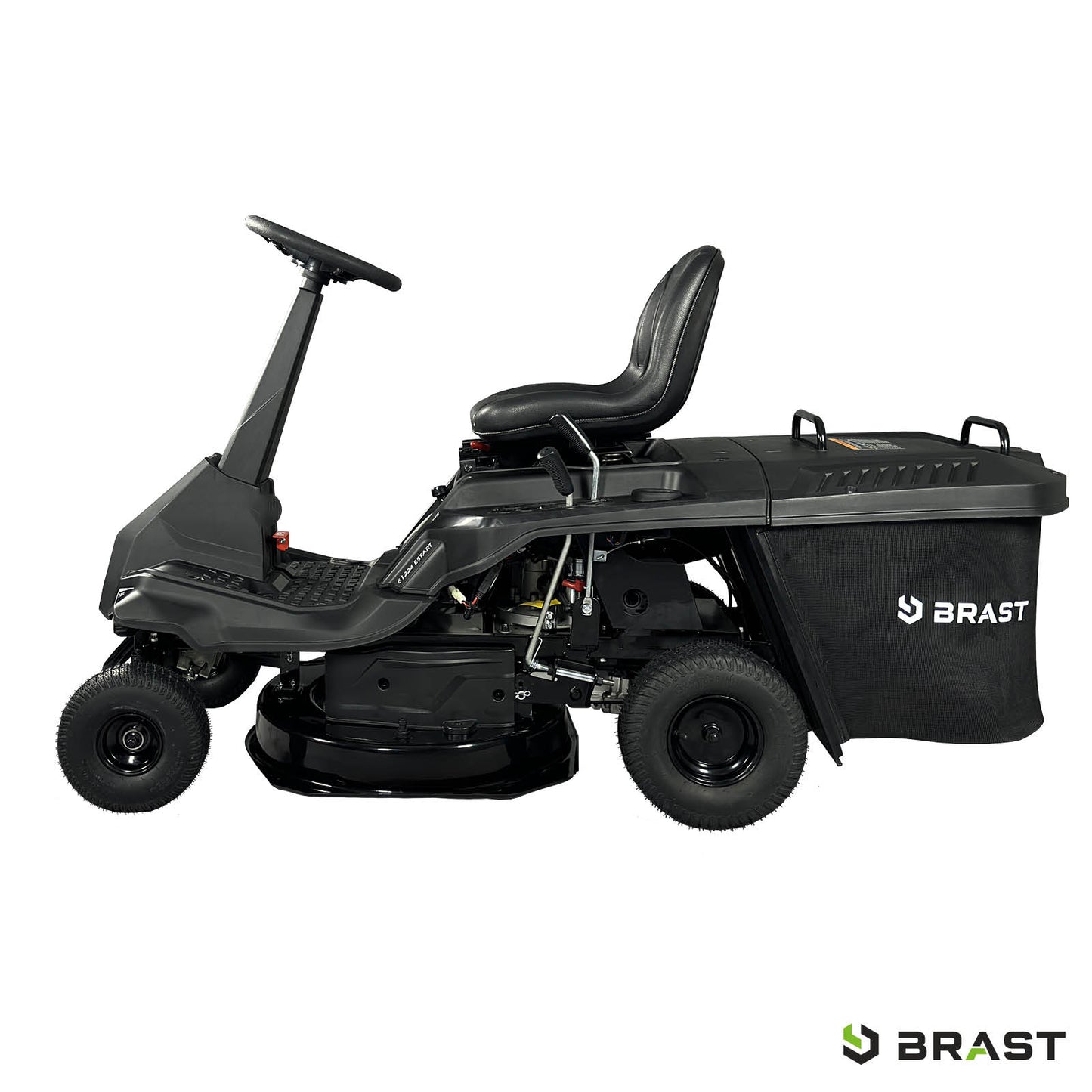 Schwarzer BRAST Aufsitzmäher mit Estart, XXL Schnittbreite und 7PS Motor, Seitenansicht.