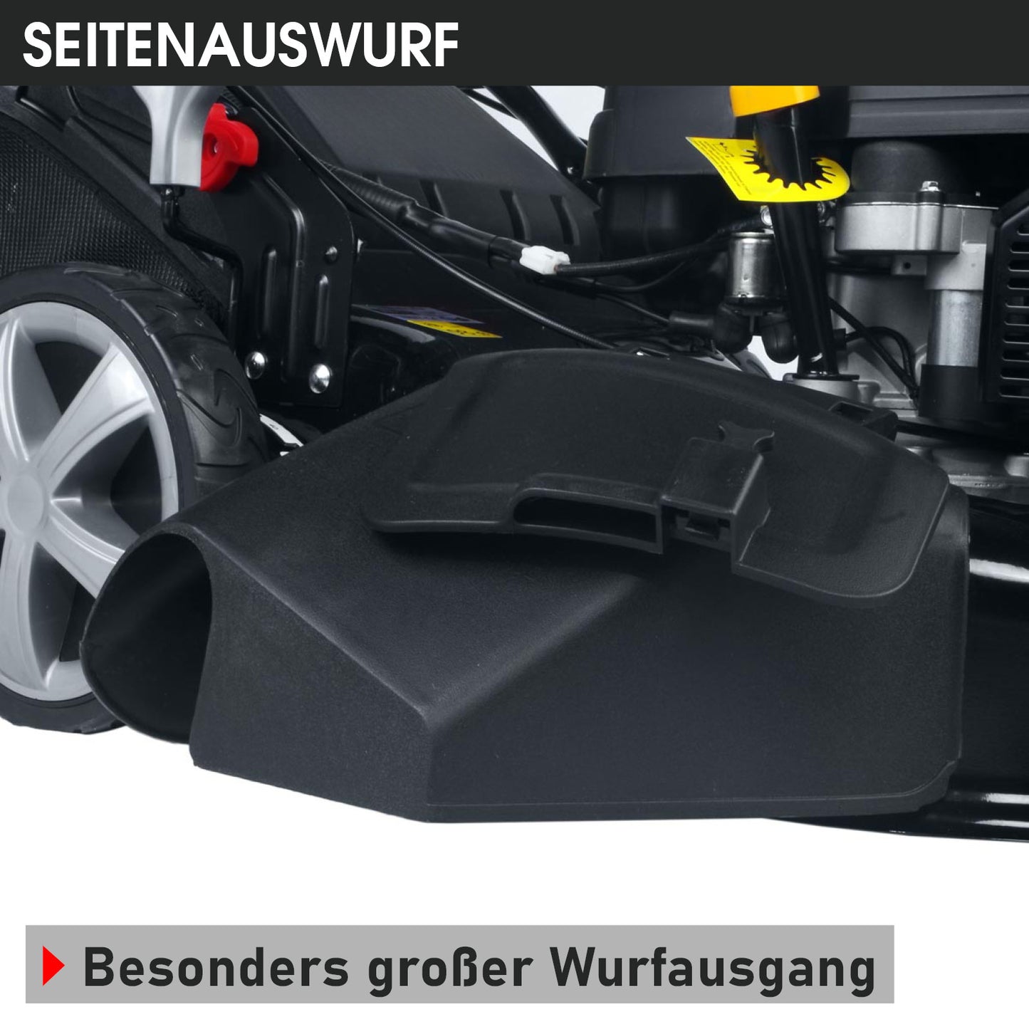 Schwarzer Seitenauswurf mit großem Wurfausgang am Benzinrasenmäher mit Elektrostarter.