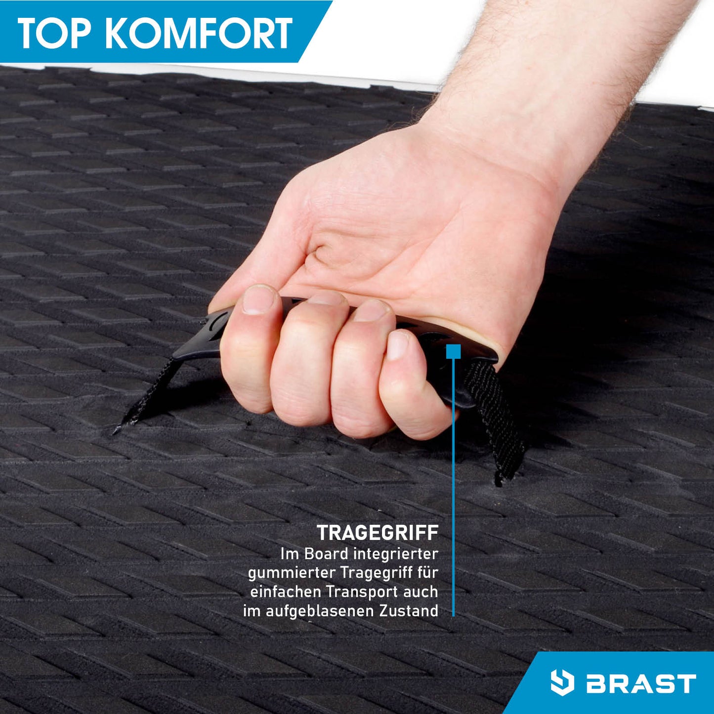 Hand hält Tragegriff am schwarzen aufblasbaren SUP Board mit strukturierter Oberfläche für einfachen Transport.