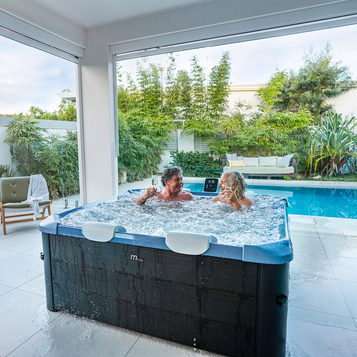 BRAST Mspa Whirlpool OSLO SAPPHIRE 6 Personen mit LED