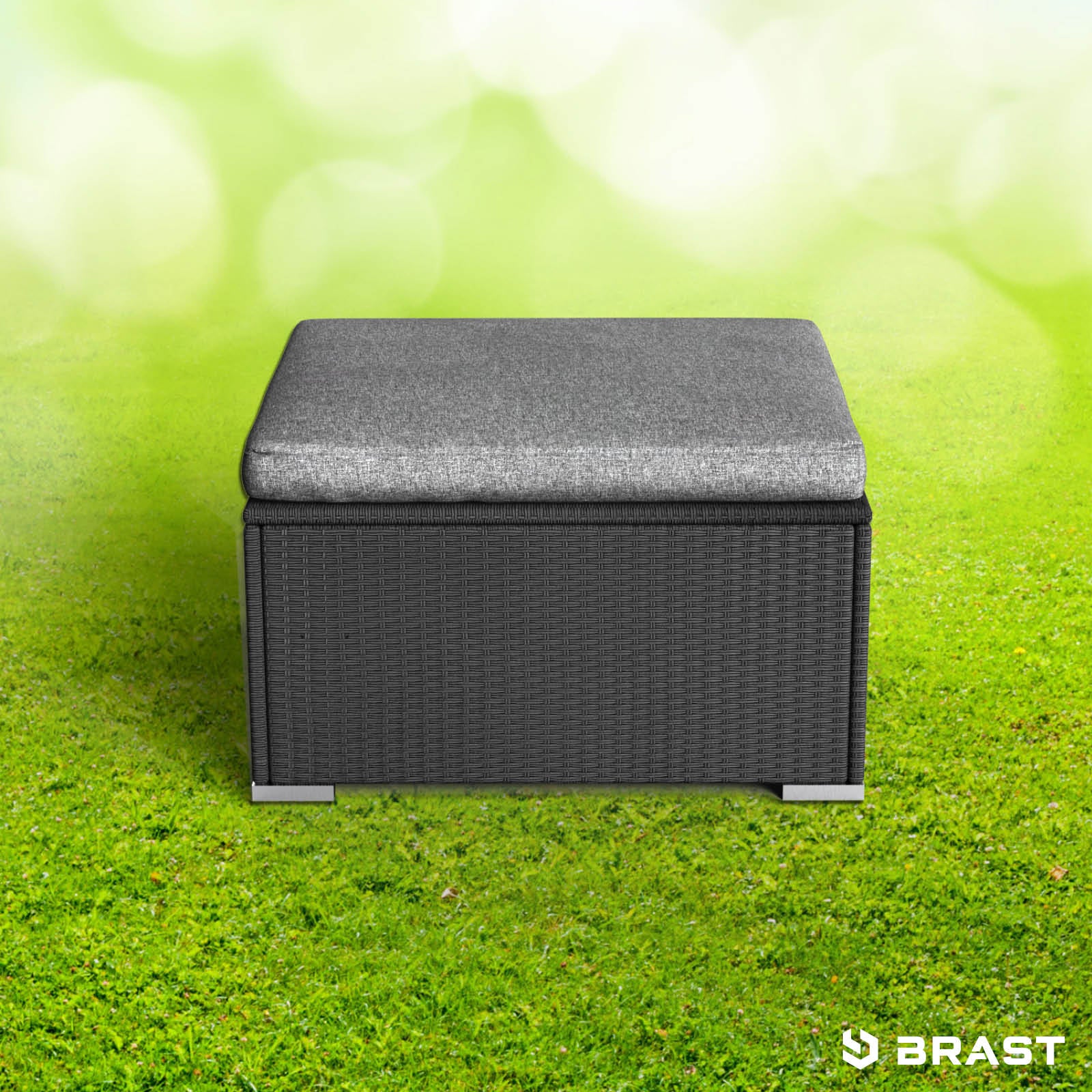 Schwarzer Polyrattan Hocker mit grauem Kissen, passend zu Loungemöbel und Rattan Lounge Gartenmöbel Set.
