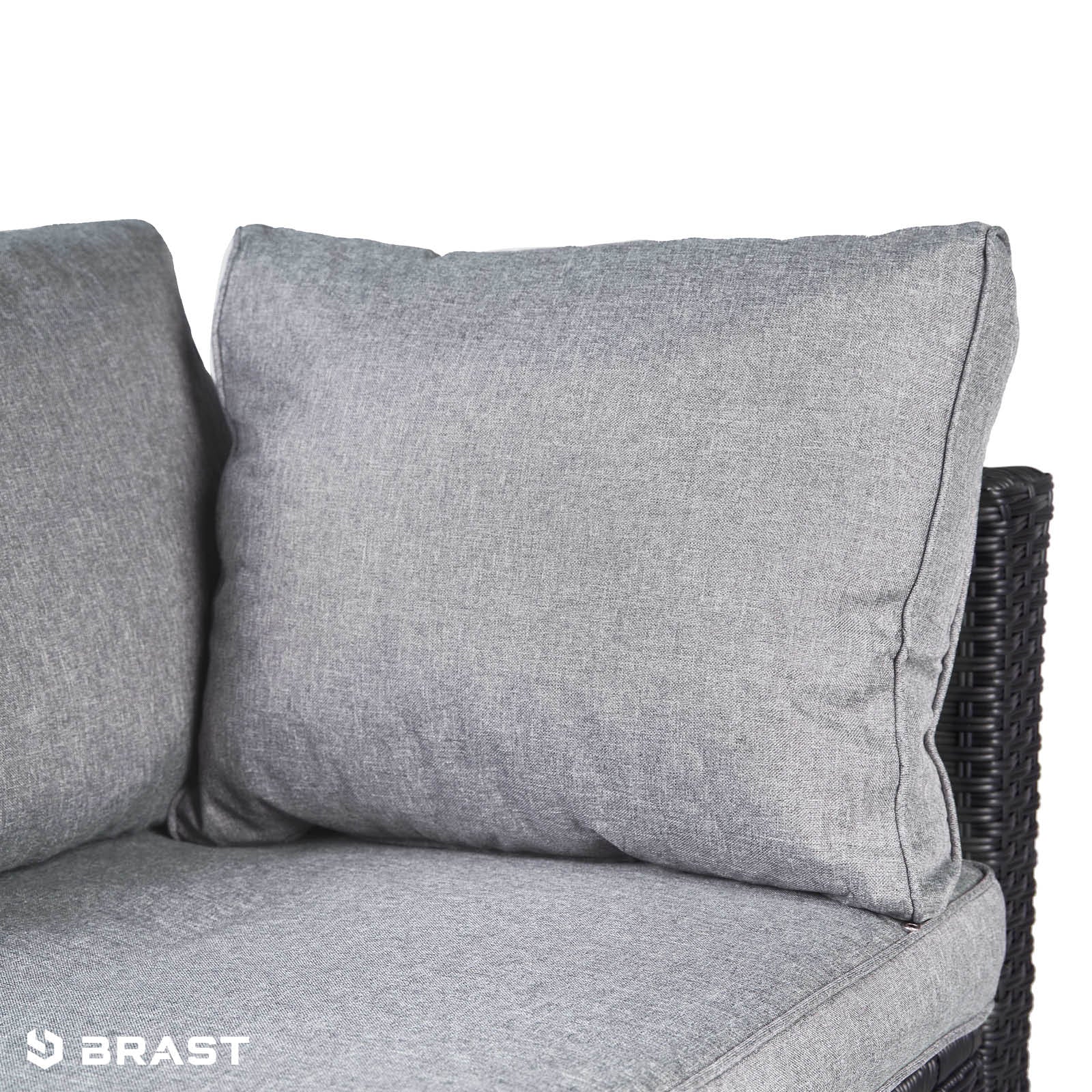 Schwarze Polyrattan Lounge-Gartenmöbel mit grauem Kissen, modernes Loungemöbel Set.