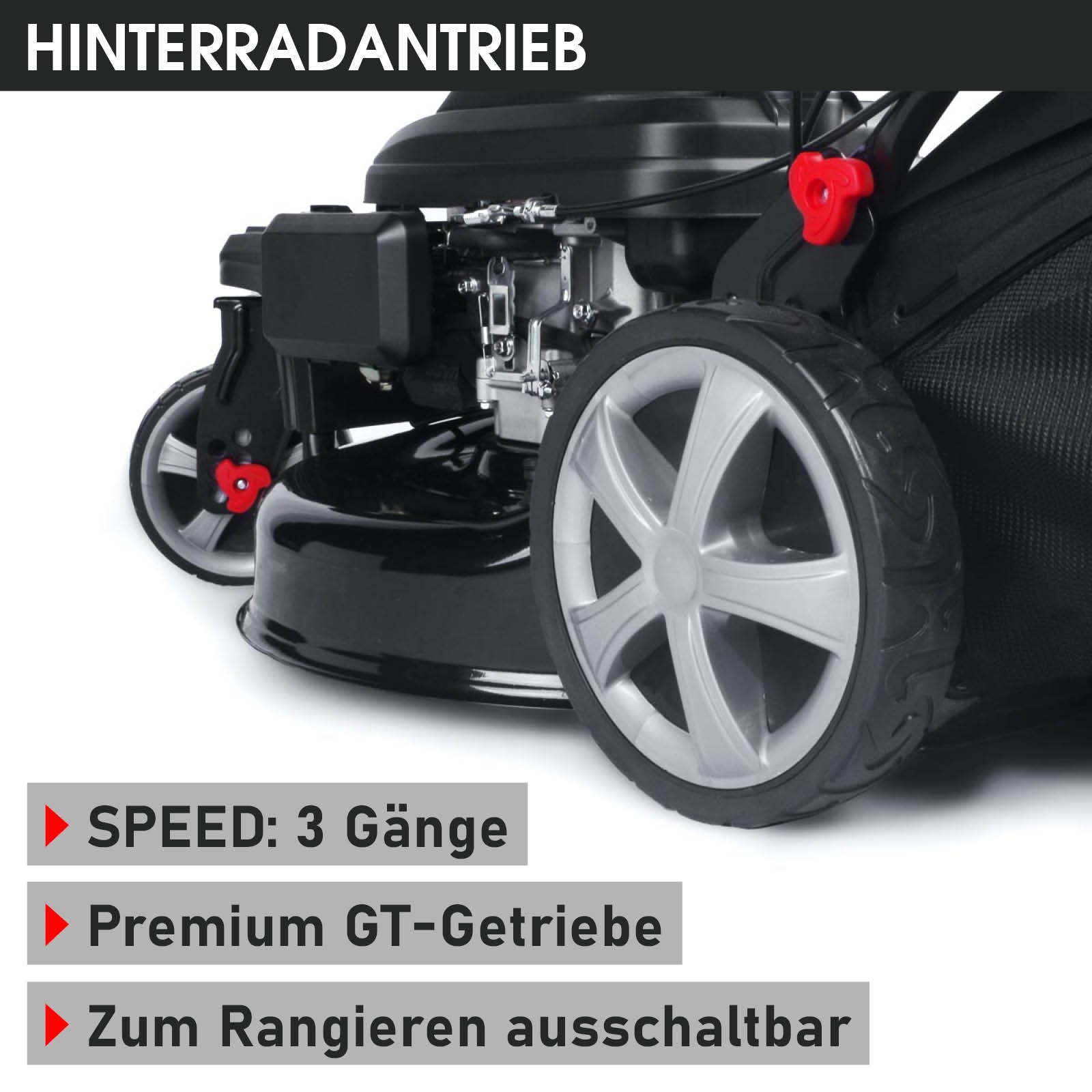 Schwarzer Benzin-Rasenmäher mit großem grauen Hinterrad und rotem Bedienhebel, Nahaufnahme auf Antrieb und Getriebe.