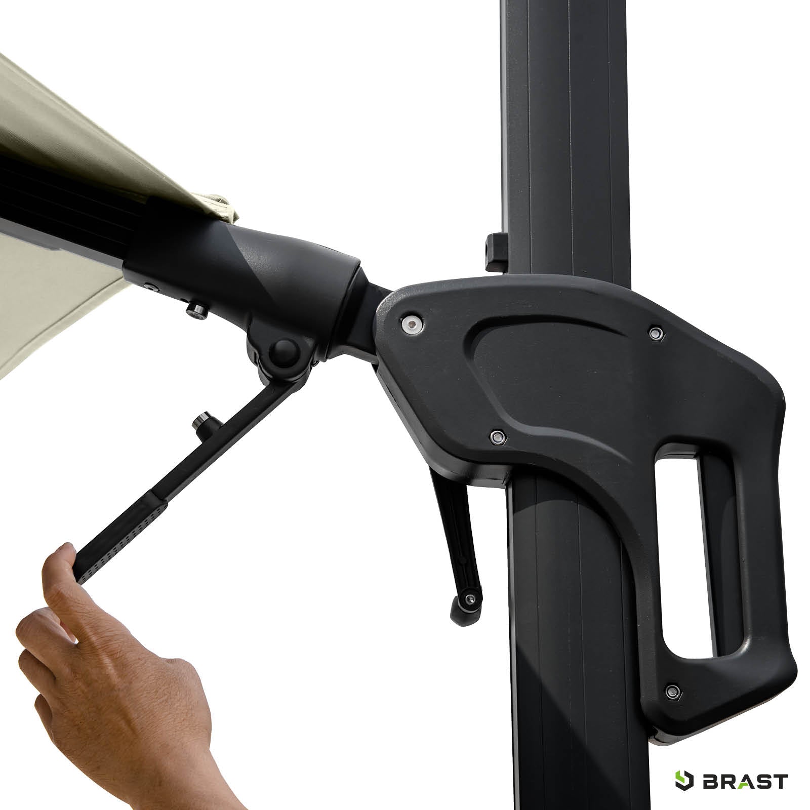 Detailaufnahme Verstellsystem am schwarzen Aluminiumgestell des beigen Ampelschirms für Terrasse und Balkon.