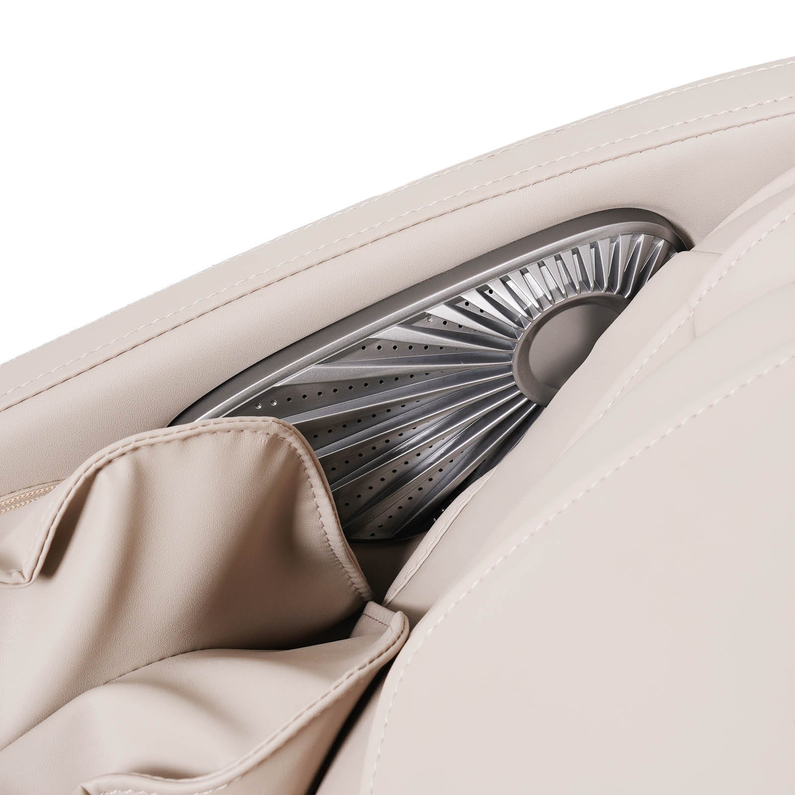 Weißer Massagesessel aus glattem Leder mit integrierten Massageelementen aus Metall und weichen Polstern.