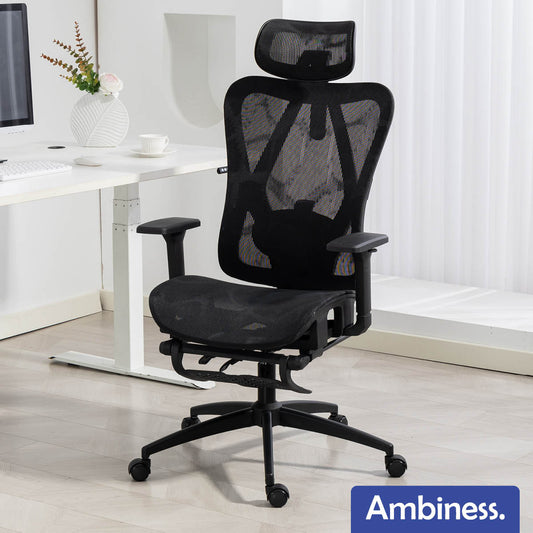 Schwarzer ergonomischer Bürostuhl mit atmungsaktivem Mesh, verstellbarer Kopfstütze und Armlehnen.