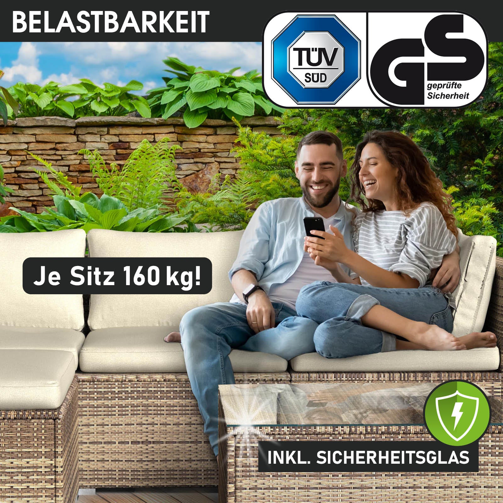 Braunes Poly Rattan Loungemöbel Set mit hellen Sitzkissen als Garten Lounge Möbel.
