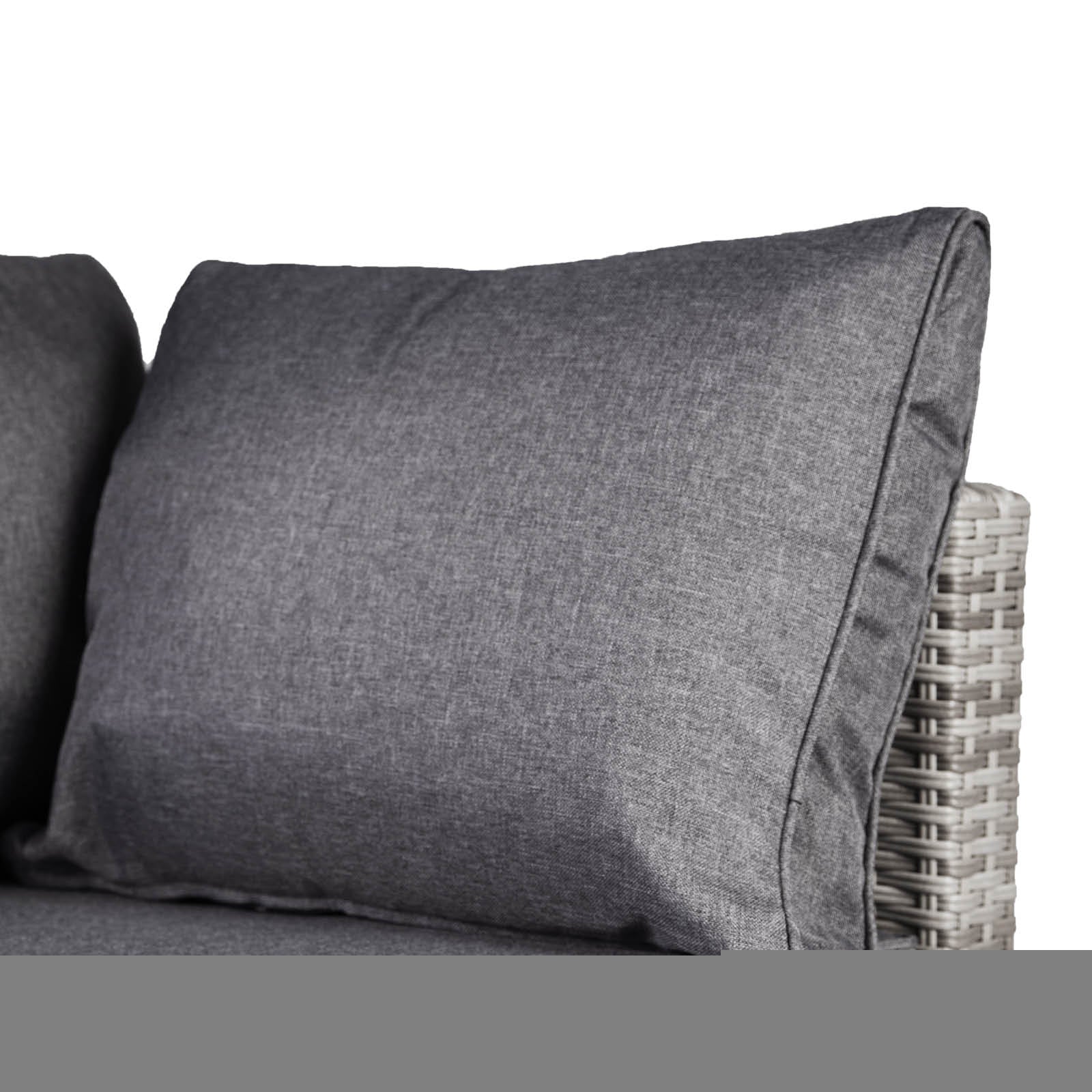 Grau gepolsterter Polyrattan Lounge Gartensessel mit weichen Kissen, Loungemöbel Set.