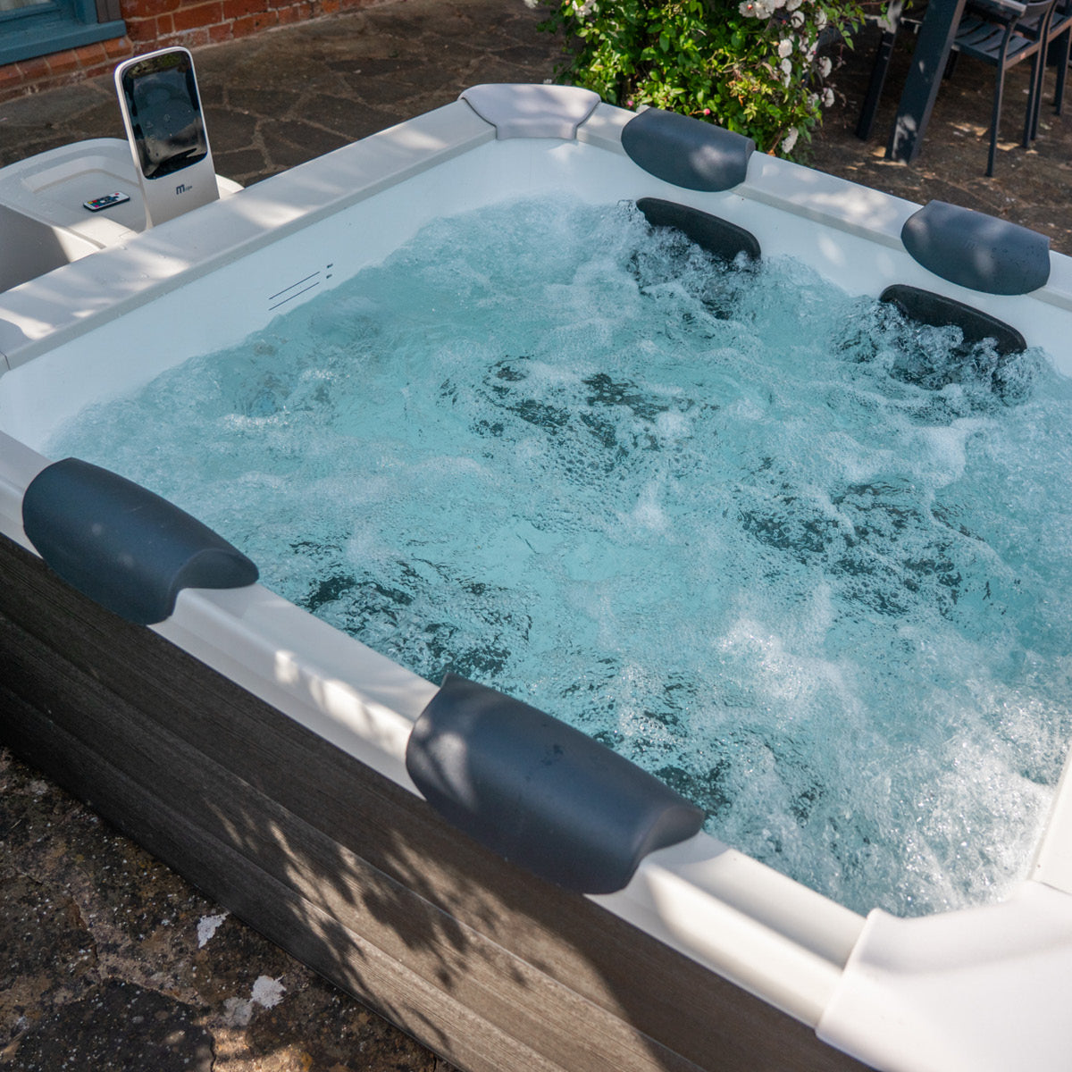 BRAST Mspa Whirlpool OSLO Maxi Set 6 Personen mit LED