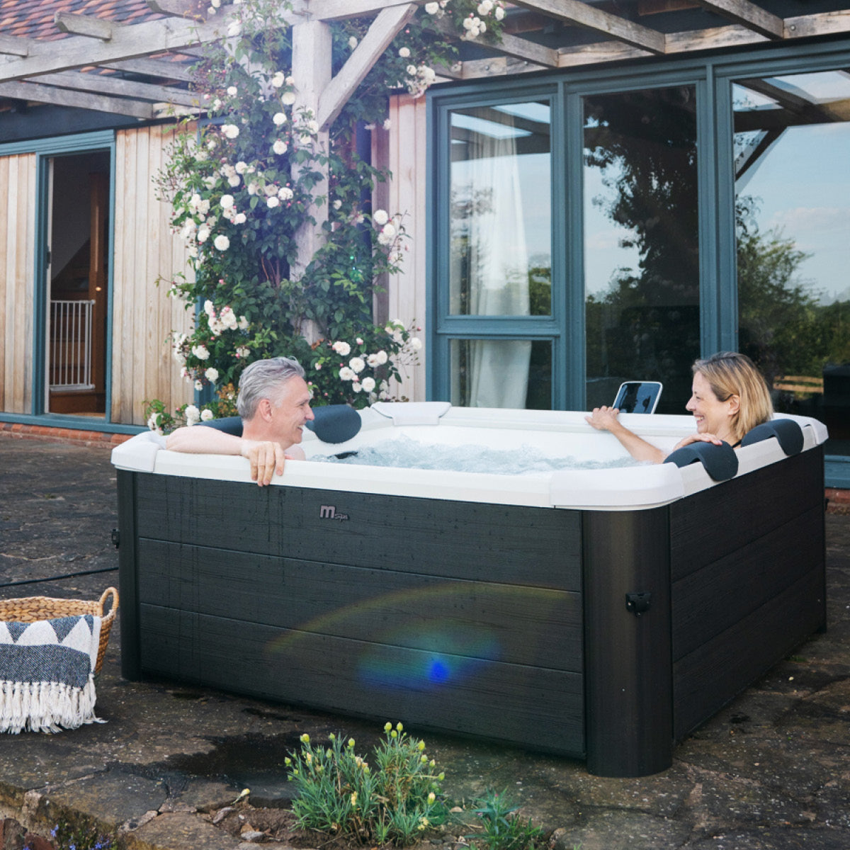 BRAST Mspa Whirlpool OSLO Maxi Set 6 Personen mit LED