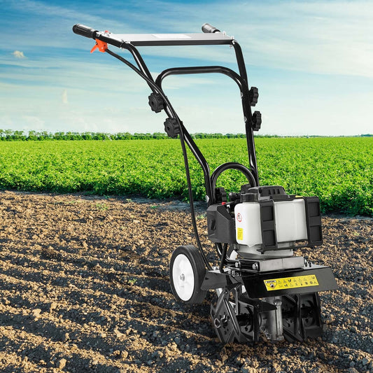 Schwarze Benzin Motorhacke mit robustem Motor, weißen Rädern und Griffen, Gartenfräse Bodenfräse Pflug.